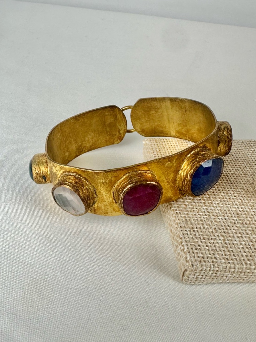 Fashion Jewelry, Bracelet, Hammered Material, Gold Plated, Gems